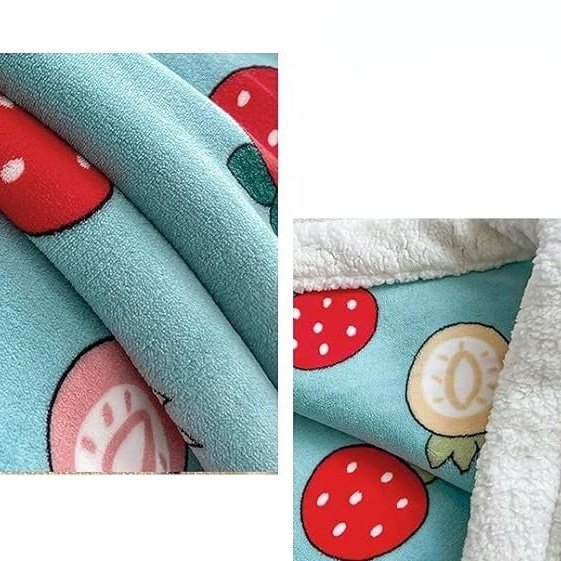 Couverture Enfant avec Motifs de Fraises - Douceur Fruité Couverture chambre, Couvertures, Couvertures enfant