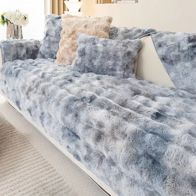 Housse de canapé élégante en fausse fourrure de lapin couleur bleu gris pour un intérieur chic et tendre